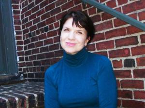 lee-upton-april-2010-closeup