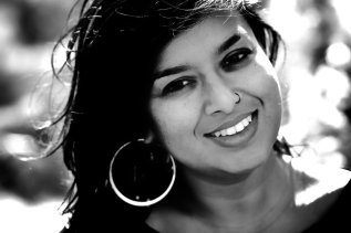 nayomi-munaweera-grayscale